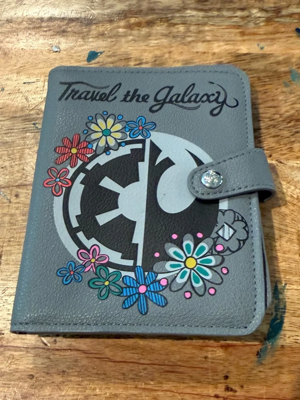 Vera Bradley Limited Edition Star Wars RFID Passport Wallet - Picture 3 of 9